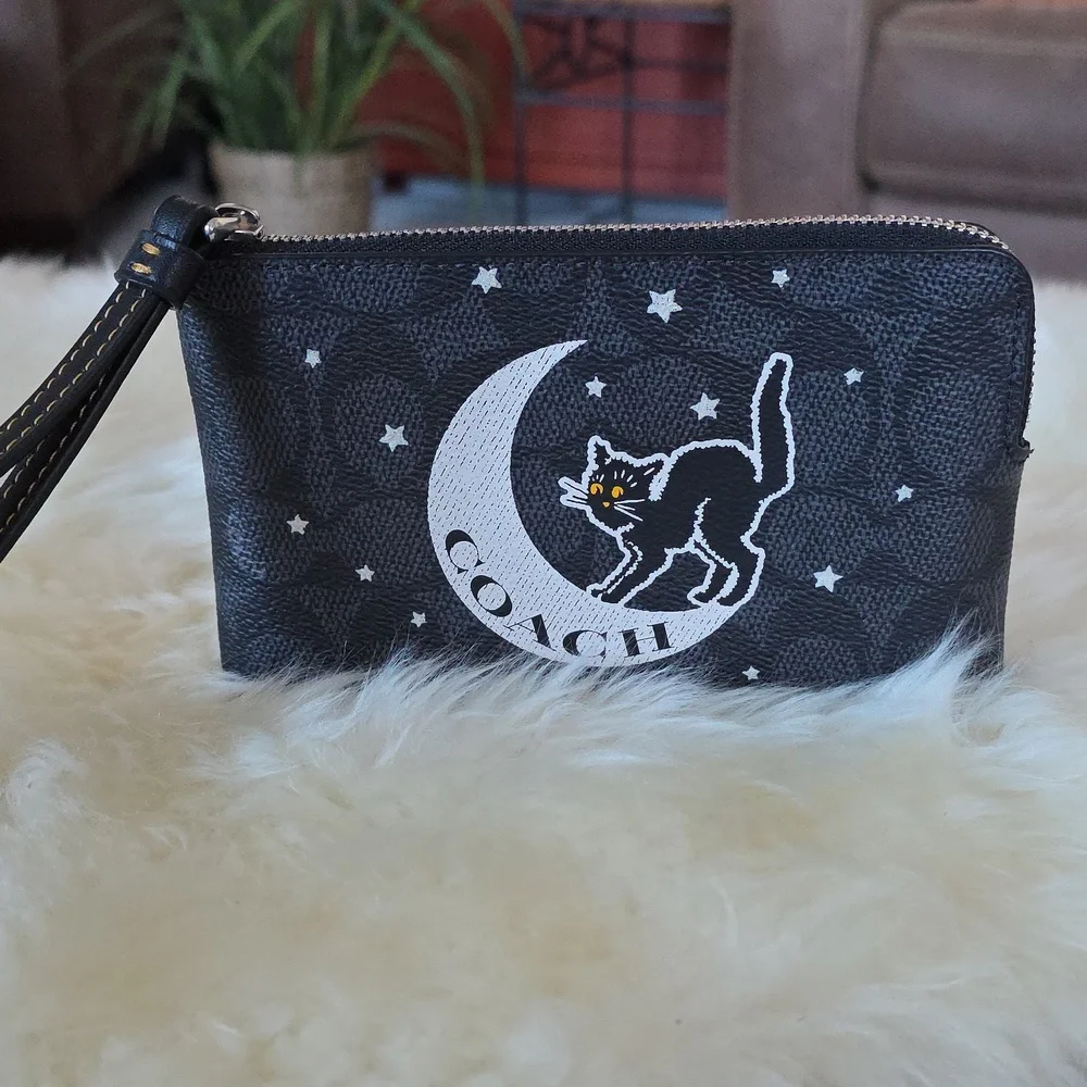 NWOT Coach Black Cat & Moon Signature Corner Zip Wristlet/Wallet 🖤🐈‍⬛️🌟🎁🌙❤️ - Picture 6 of 13